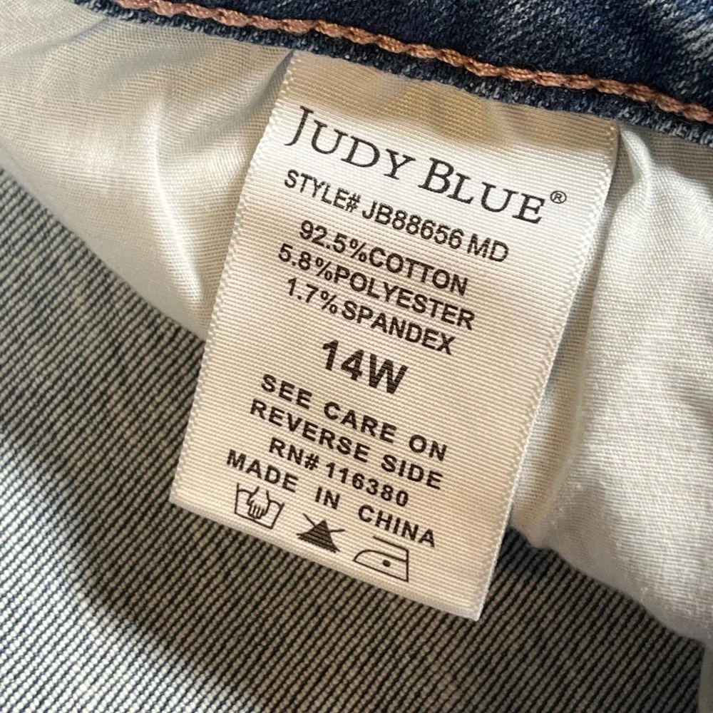 Judy Blue Straight Fit Jeans Women 14W Blue Distressed Medium Wash Denim Stretch
